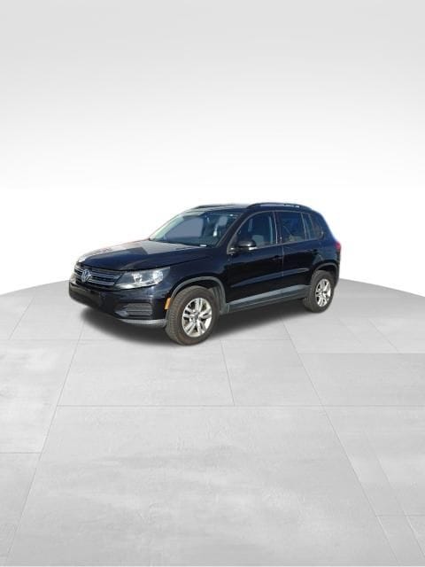 2016 Volkswagen Tiguan S's photo
