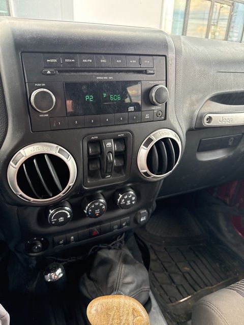 Used 2011 Jeep Wrangler Unlimited Sahara with VIN 1J4BA5H1XBL600035 for sale in Alcoa, TN