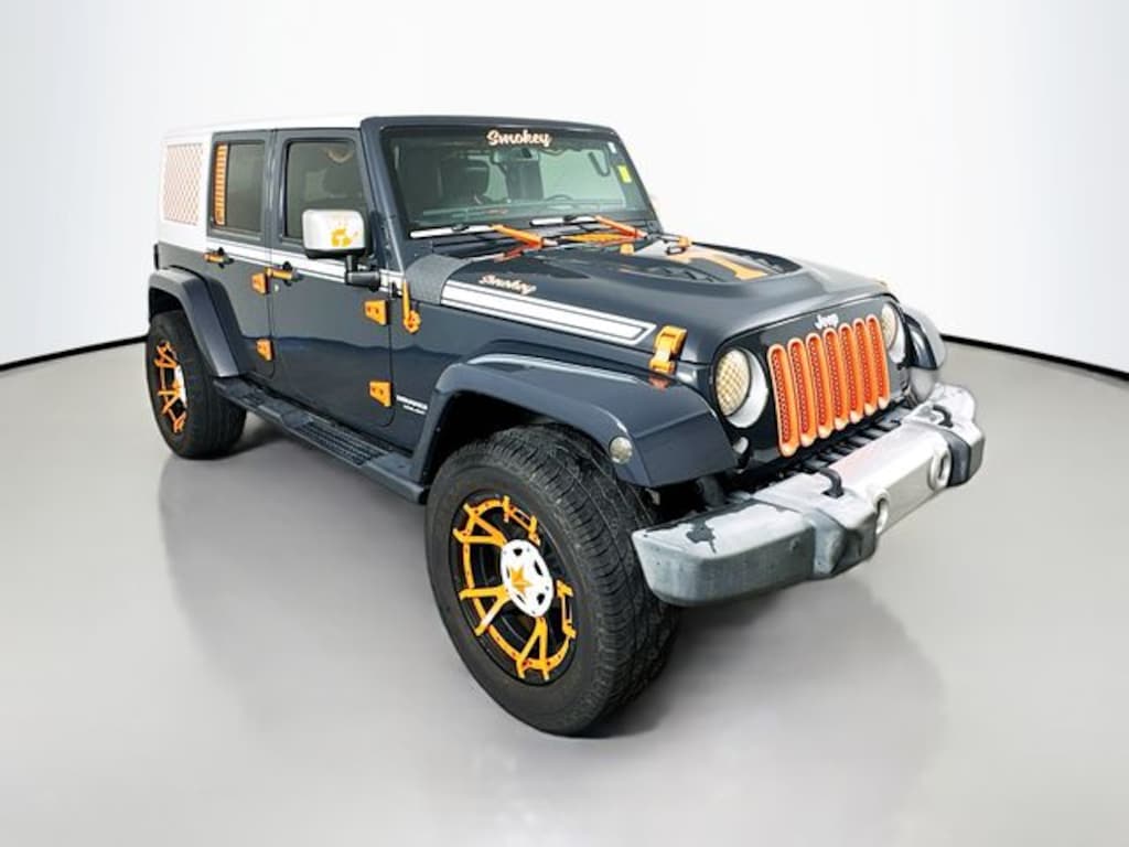 Used 2017 Jeep Wrangler Unlimited Sahara SUV