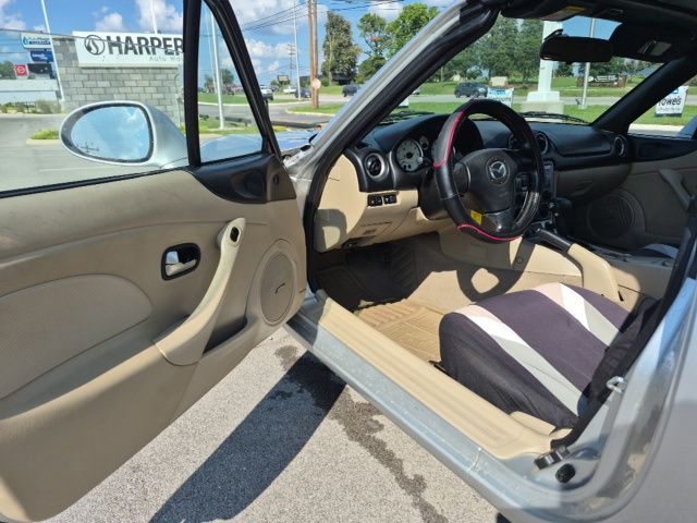 Used 2004 Mazda Miata LS with VIN JM1NB353840400852 for sale in Alcoa, TN