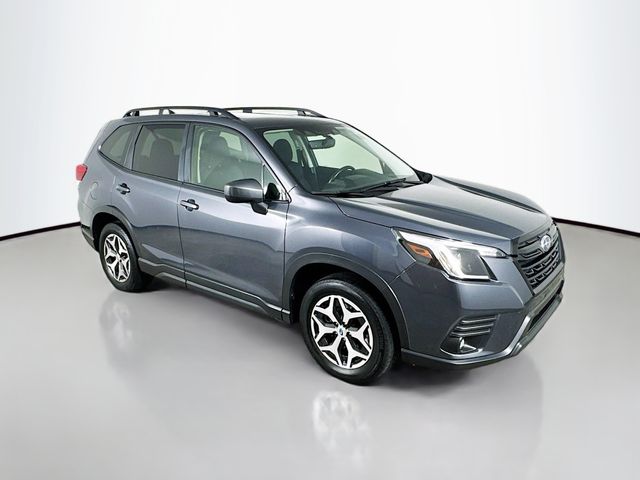 2024 Subaru Forester Premium photo 3