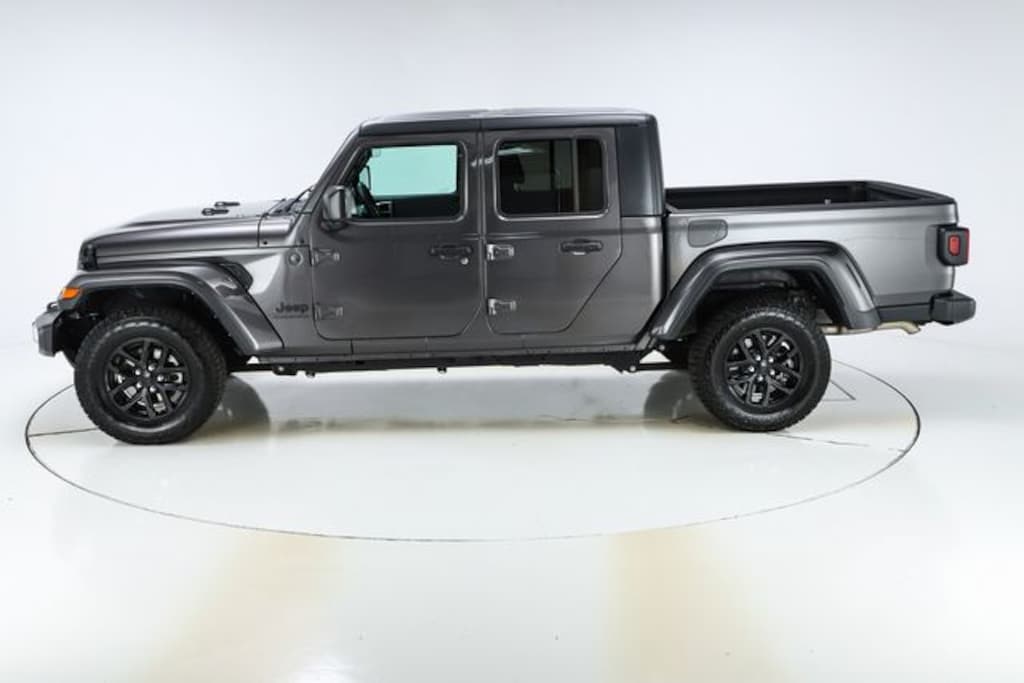 Used 2023 Jeep Gladiator Sport Truck Crew Cab