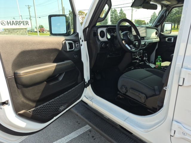 2024 Jeep Wrangler Sahara photo 2