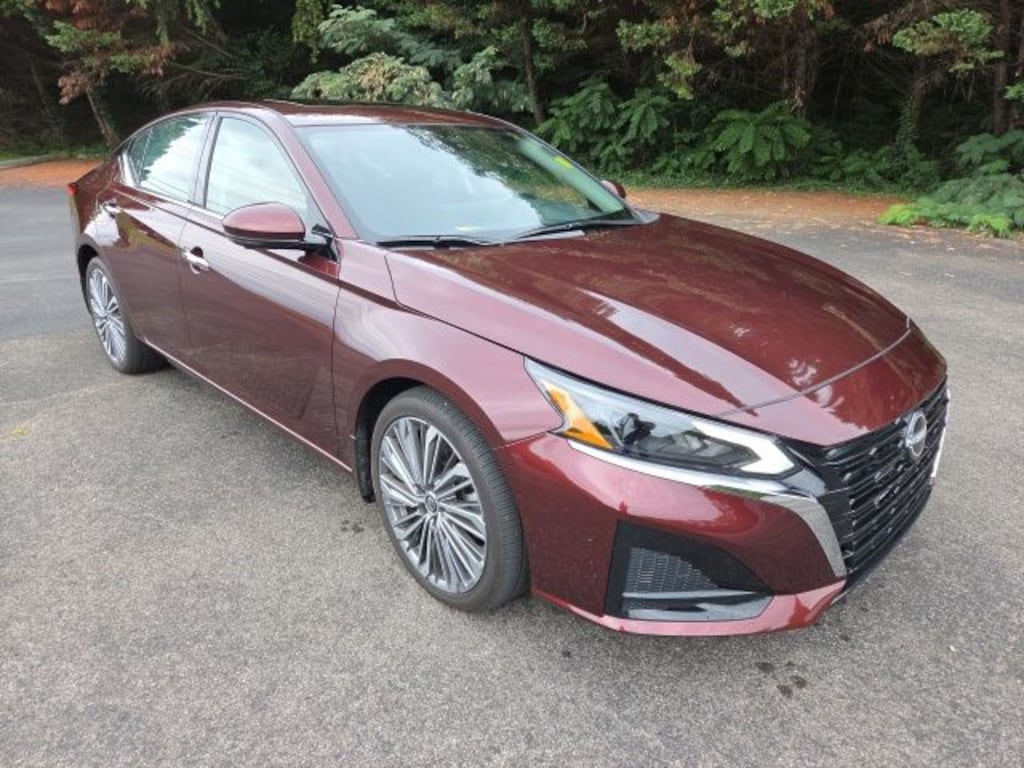 Used 2025 Nissan Altima 2.5 SL Sedan