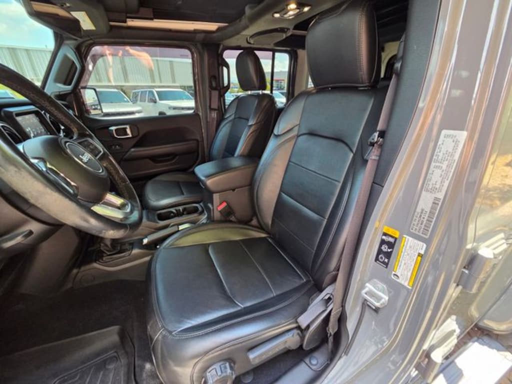 Used 2022 Jeep Wrangler Unlimited Sahara Altitude SUV