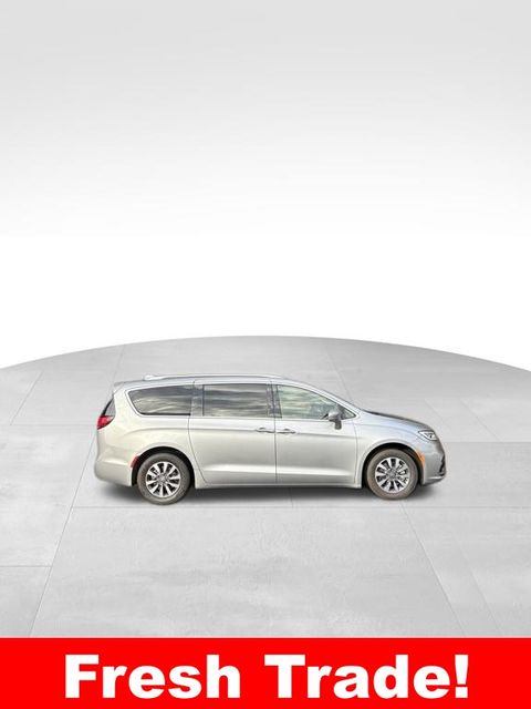 2021 Chrysler Pacifica Hybrid Touring L's photo