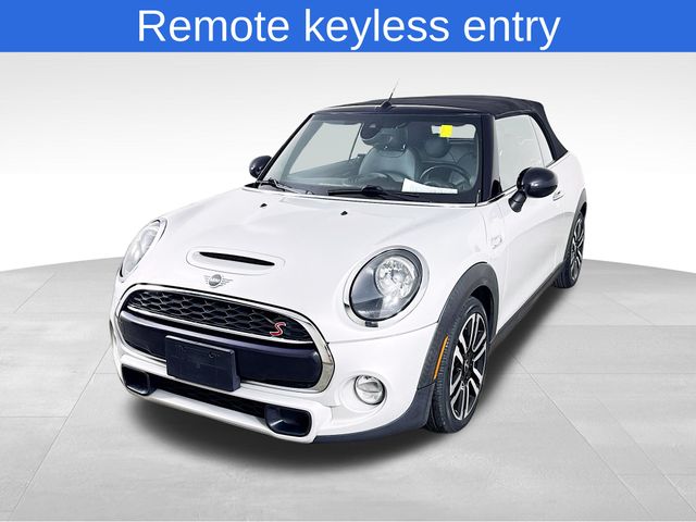 2019 MINI Convertible Cooper S Signature's photo