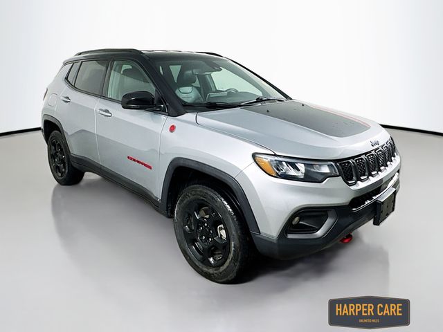 2023 Jeep Compass Trailhawk photo 2
