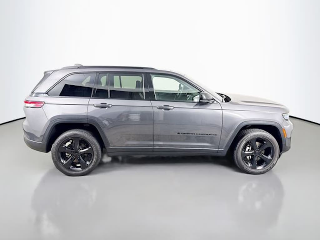 Used 2024 Jeep Grand Cherokee Altitude X SUV