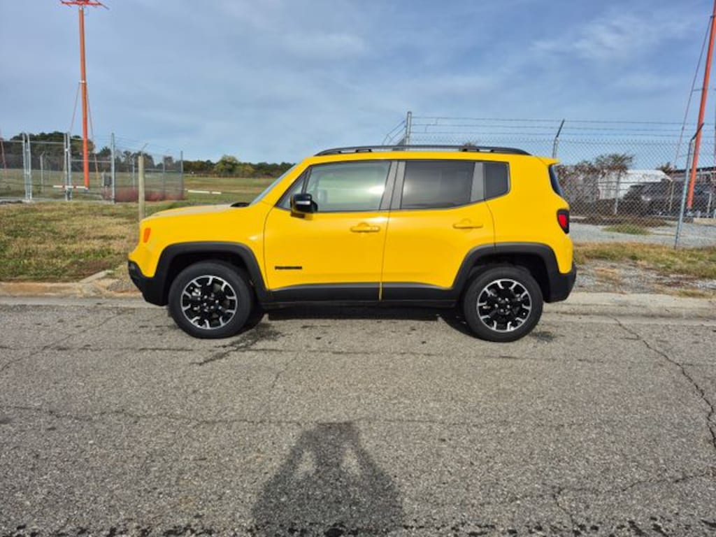 Used 2023 Jeep Renegade Latitude SUV