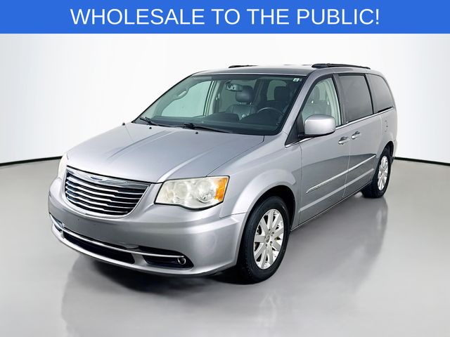 2014 Chrysler Town & Country Touring's photo