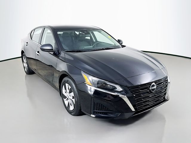 2024 Nissan Altima 2.5 S photo 3