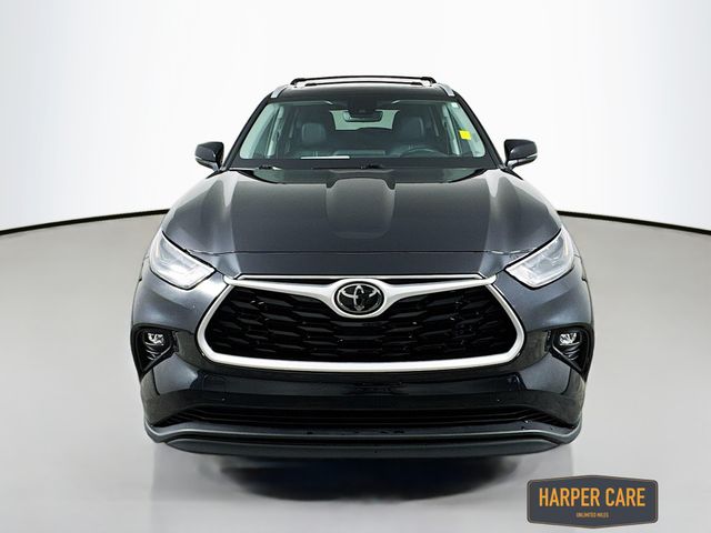 2023 Toyota Highlander XLE photo 2