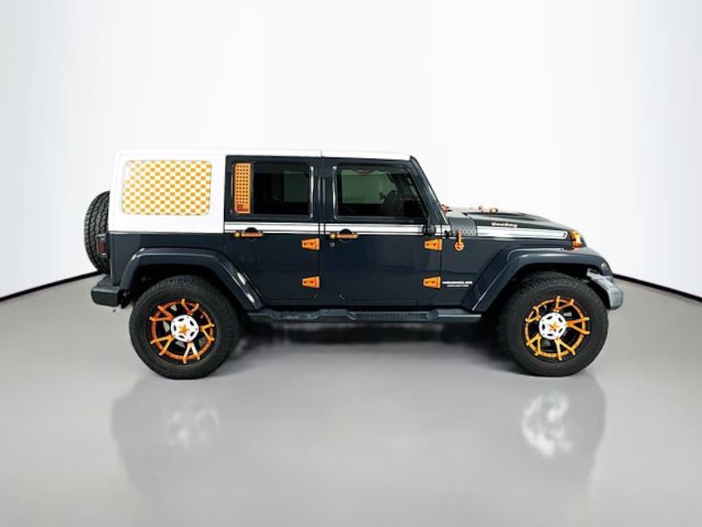 Used 2017 Jeep Wrangler Unlimited Sahara SUV