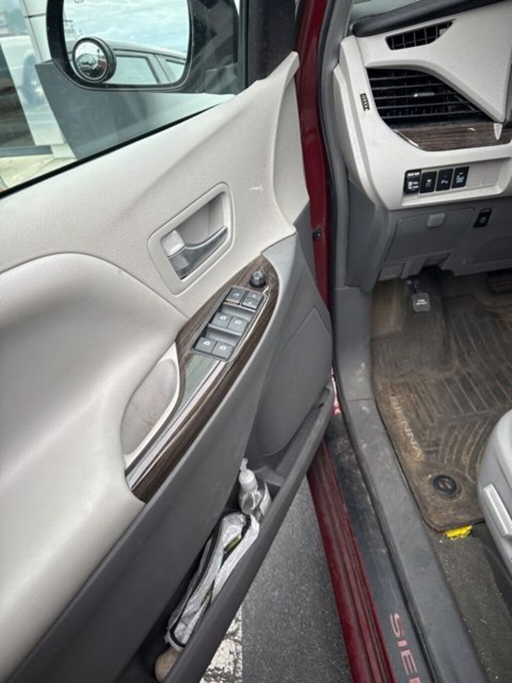 Used 2017 Toyota Sienna Van