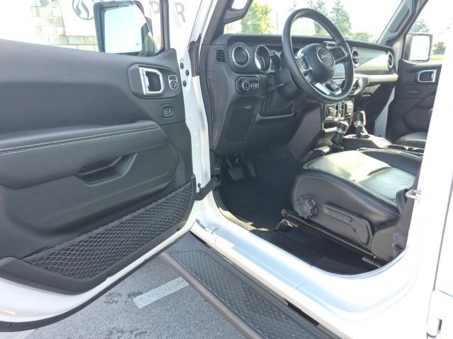 2020 Jeep Gladiator Overland photo 2