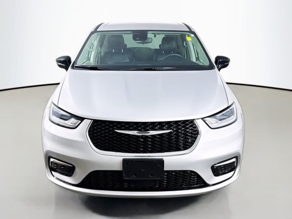 Used 2024 Chrysler Pacifica Touring L Van Passenger Van