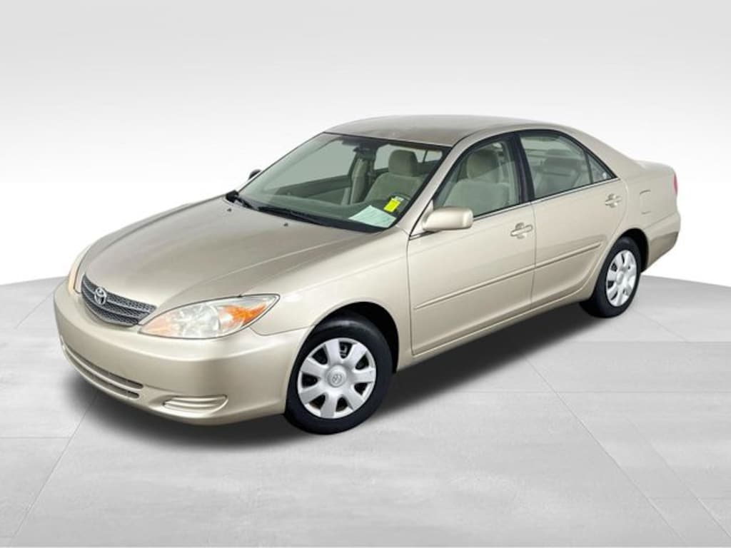 Used 2004 Toyota Camry LE Sedan