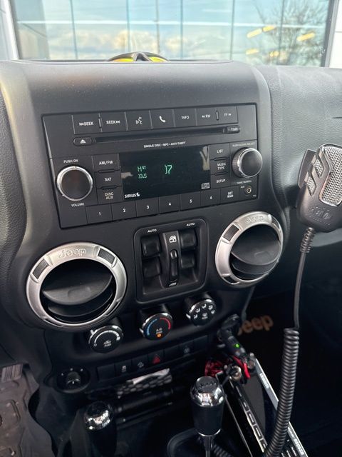 2017 Jeep Wrangler Unlimited Rubicon photo 3