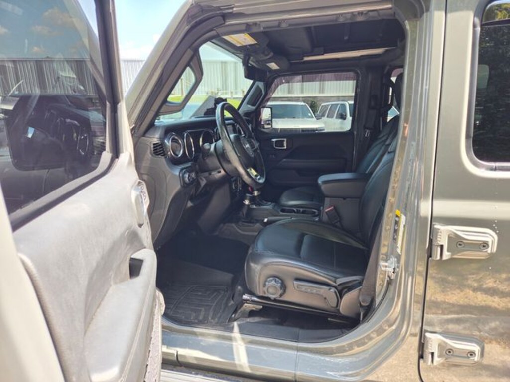 Used 2022 Jeep Wrangler Unlimited Sahara Altitude SUV