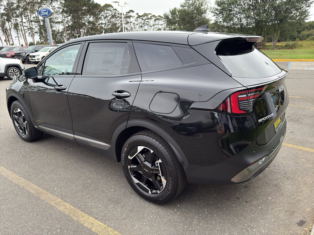 New 2026 Kia Sportage Hybrid S SUV