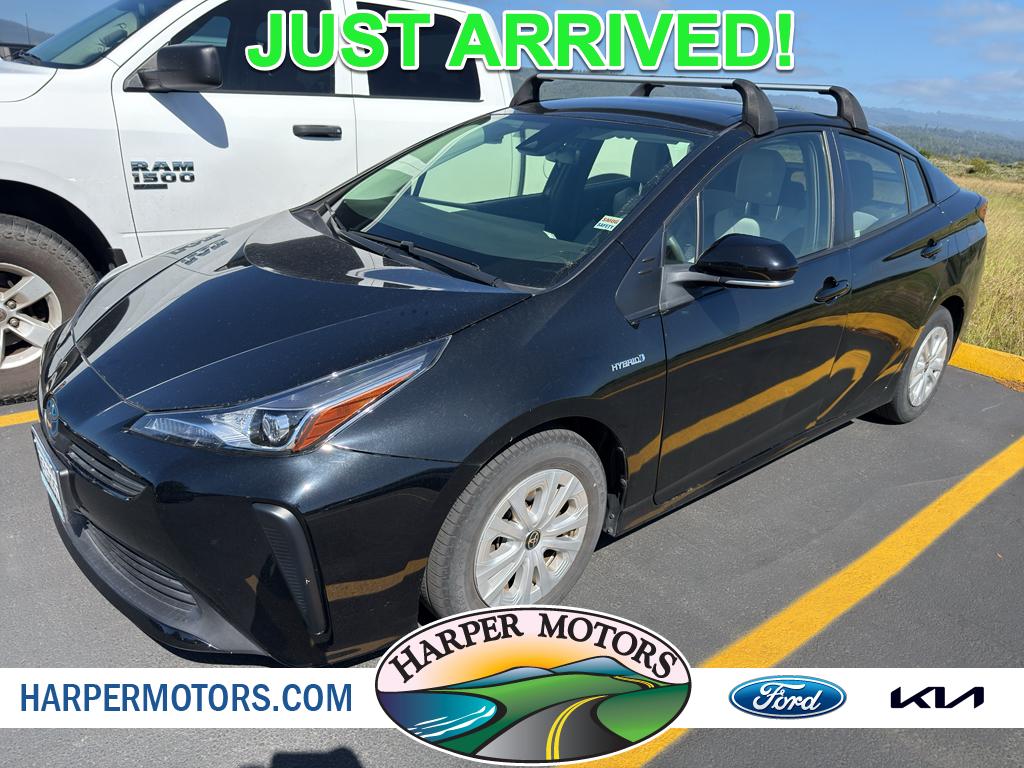2022 Toyota Prius L Eco FWD's photo