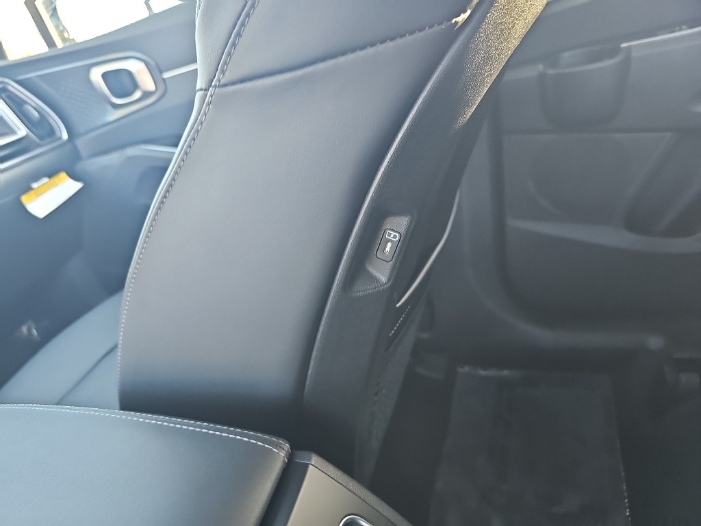 2026 Kia Sorento S - Photo 23