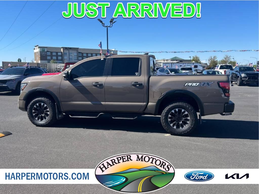2023 Nissan Titan PRO-4X 4X4 Crew Cab's photo