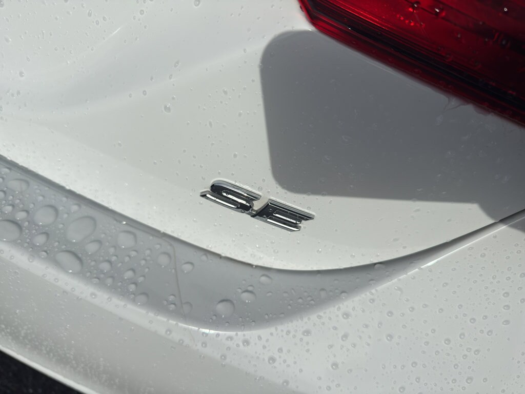 Used 2021 Toyota Camry SE SE Auto