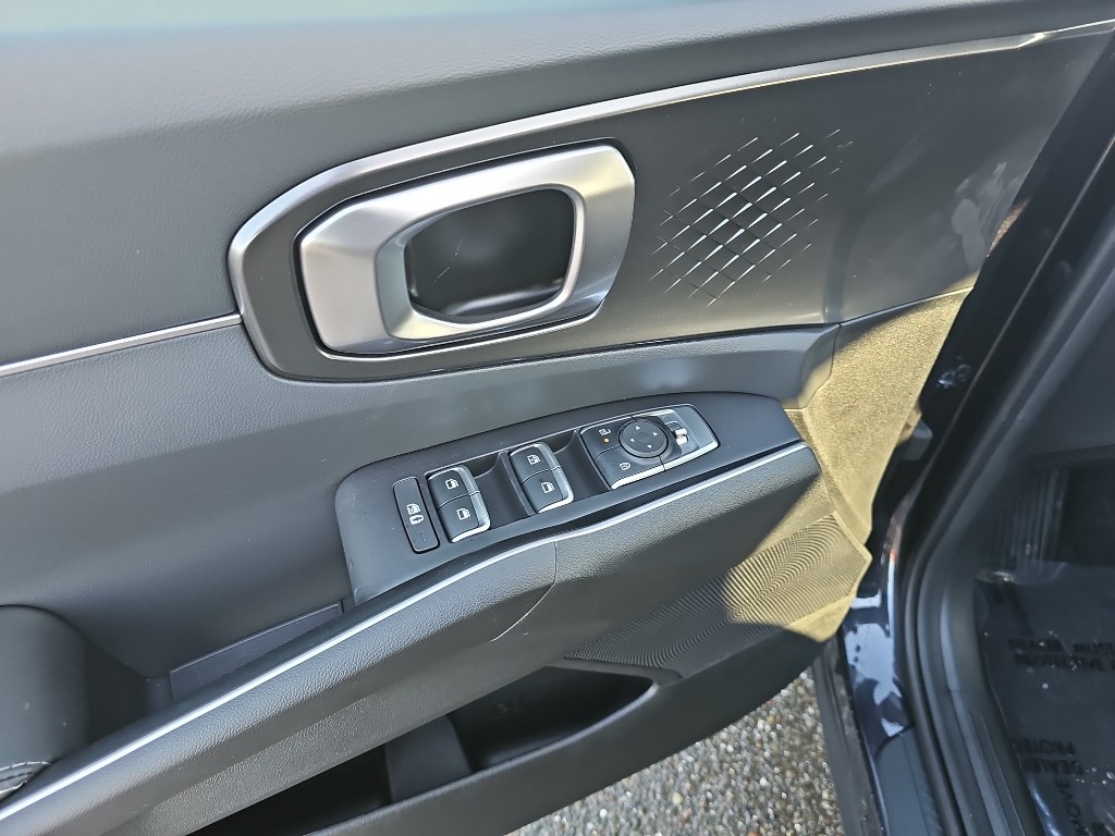 2026 Kia Sorento S - Photo 9