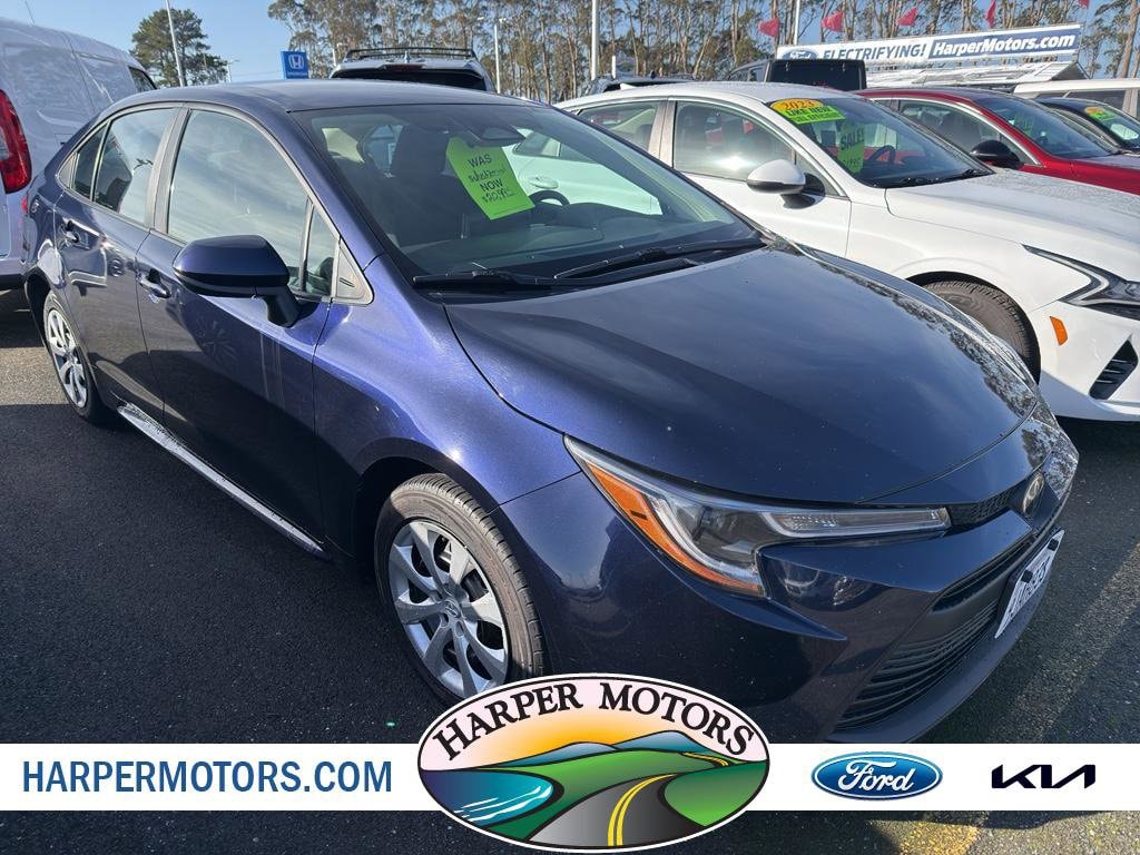 2024 Toyota Corolla LE's photo