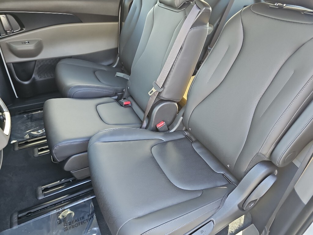 2026 Kia Carnival LXS - Photo 23