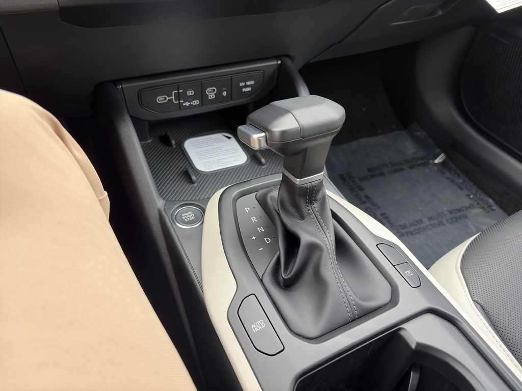 2025 Kia K4 GT-Line - Photo 14