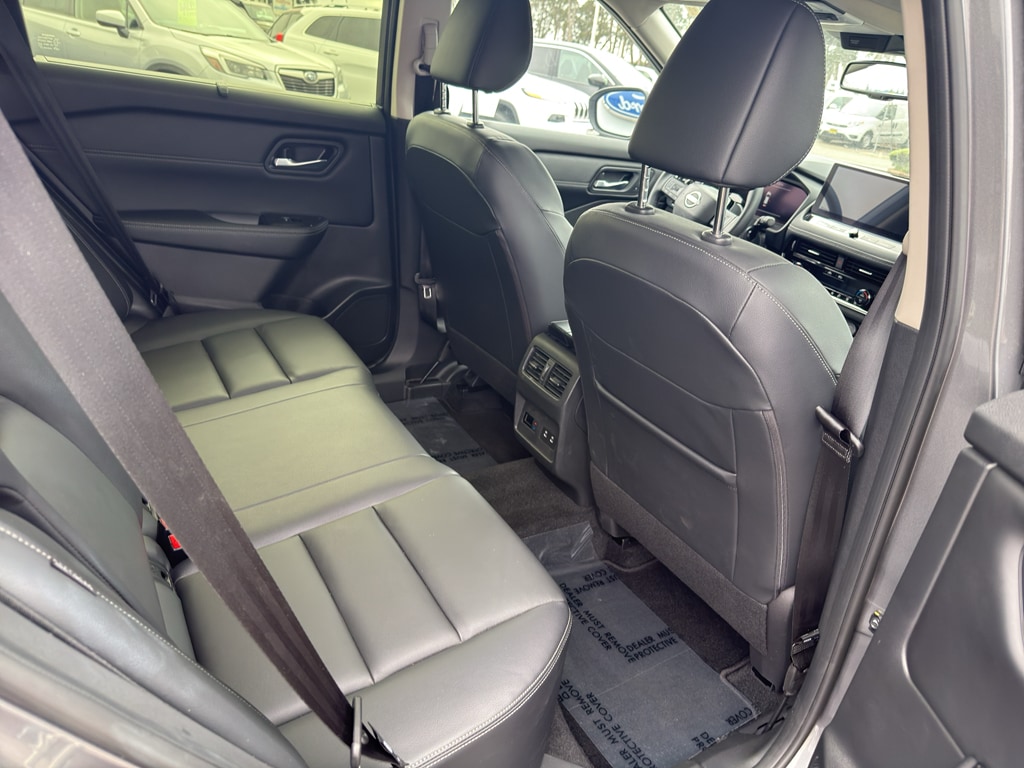 2025 Nissan Rogue SL - Photo 21