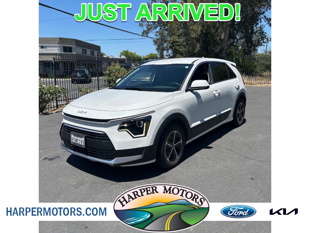 2025 Kia Niro LX HEV's photo