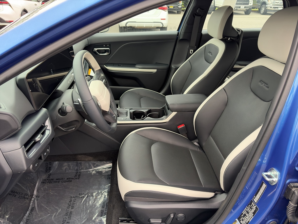 2025 Kia K4 GT-Line - Photo 10