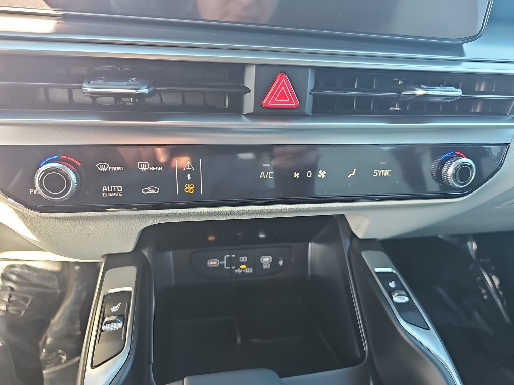 2026 Kia Sorento EX - Photo 16