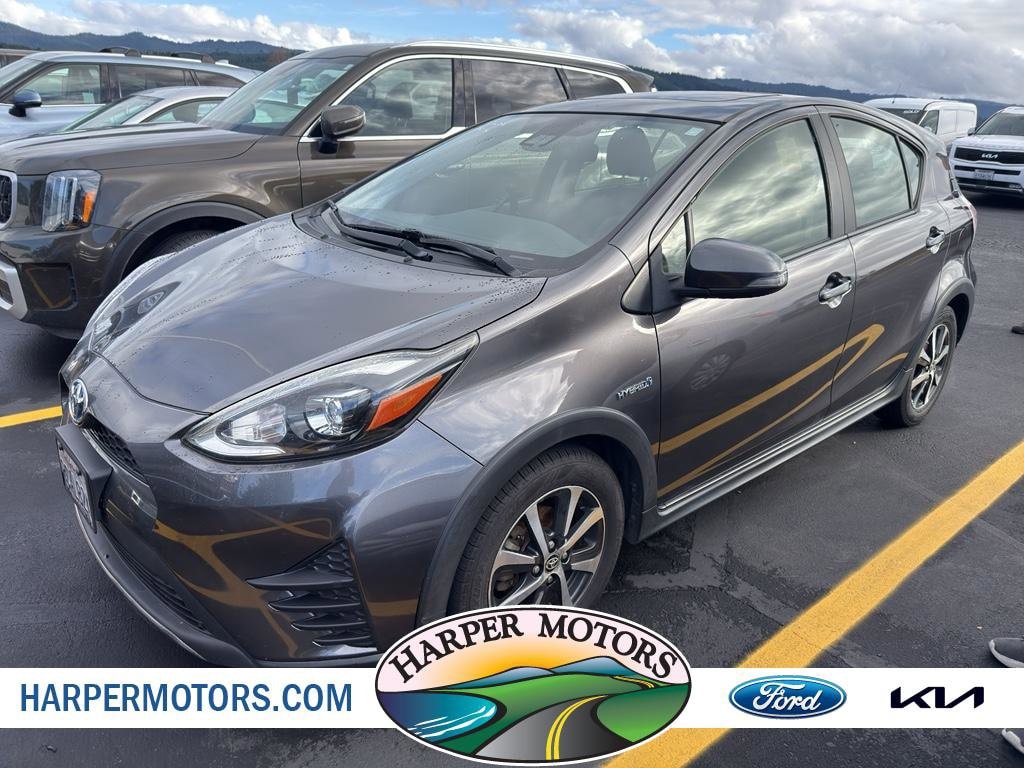 2018 Toyota Prius c Three's photo