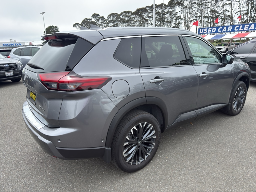 2025 Nissan Rogue SL - Photo 6