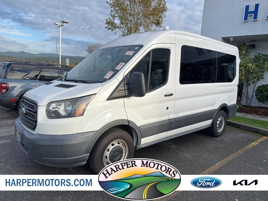 2018 Ford Transit Wagon XL's photo