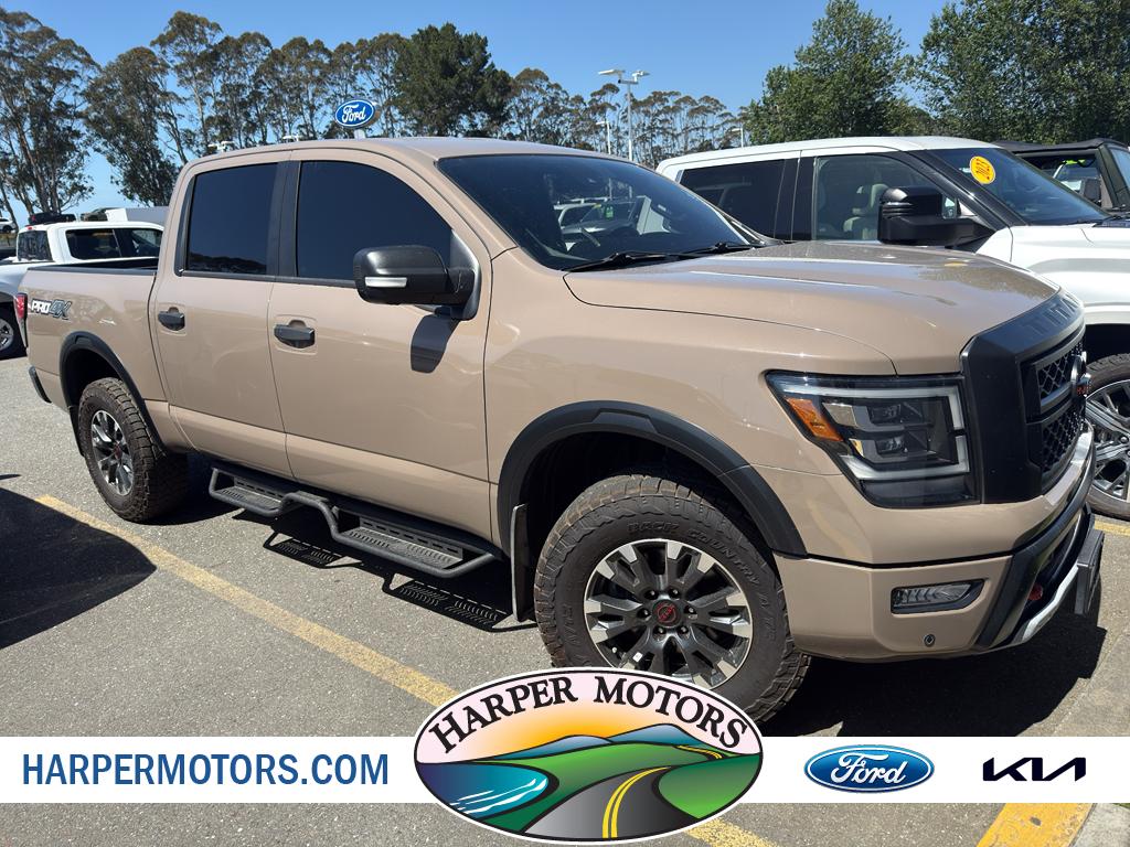 2023 Nissan Titan PRO-4X 4X4 Crew Cab's photo