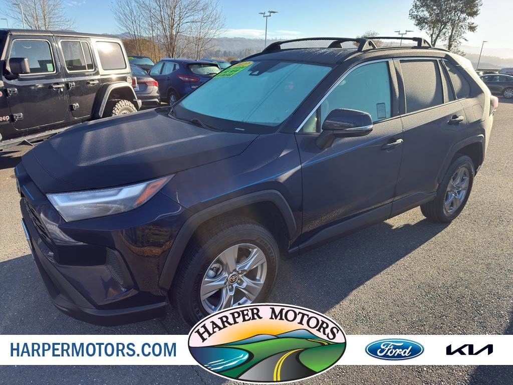 2022 Toyota RAV4 XLE's photo