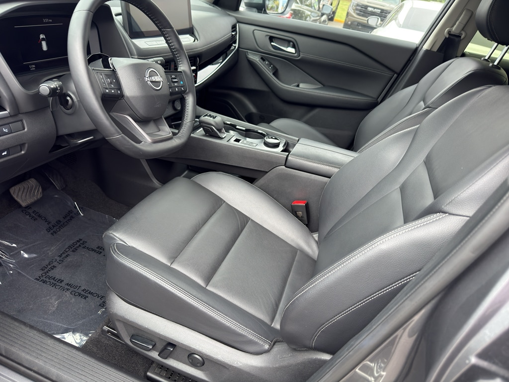 2025 Nissan Rogue SL - Photo 11