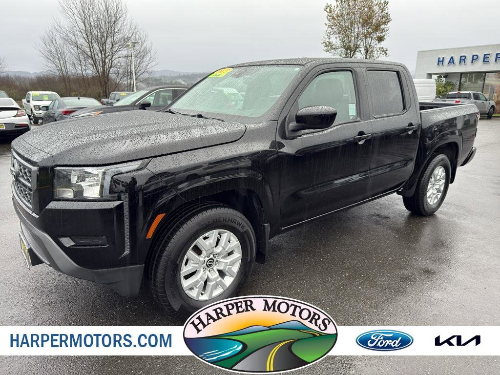 2022 Nissan Frontier SV's photo