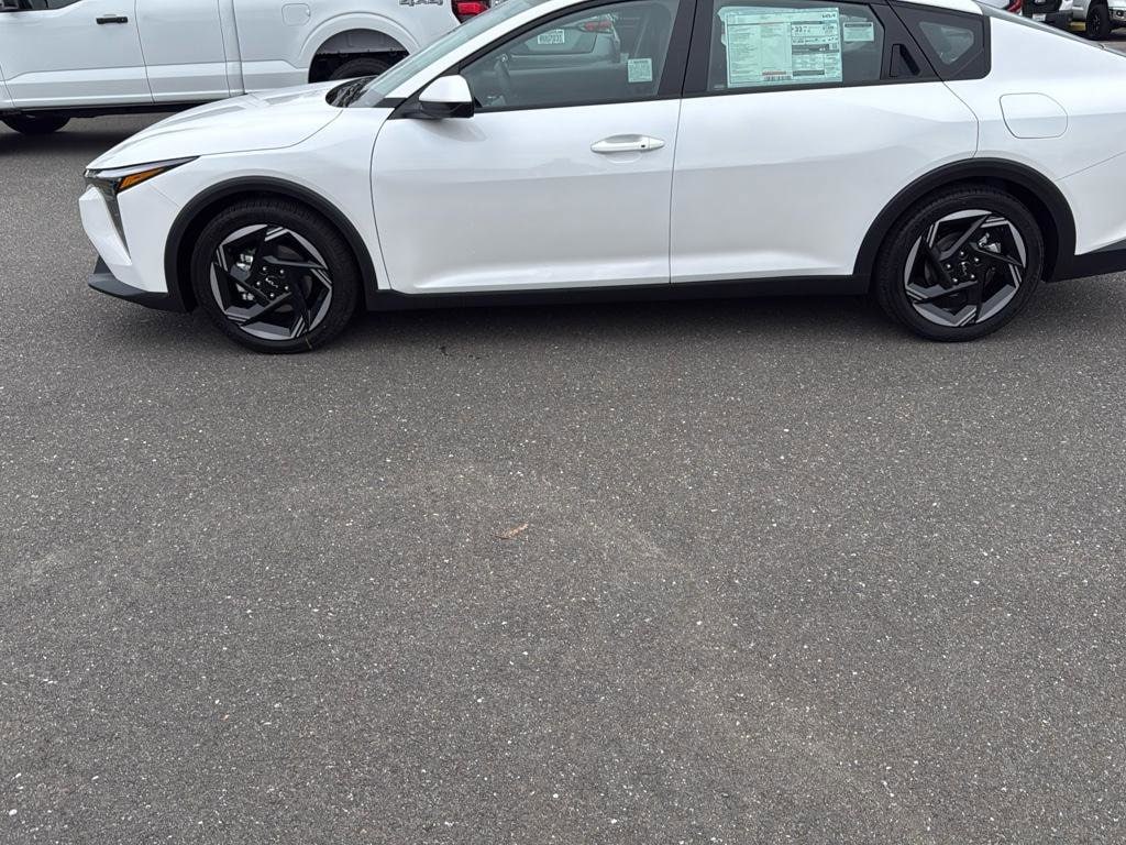 New 2025 Kia K4 EX Sedan
