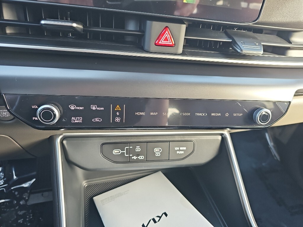 2026 Kia Carnival LXS - Photo 16