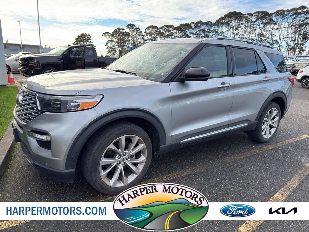 2021 Ford Explorer Platinum's photo