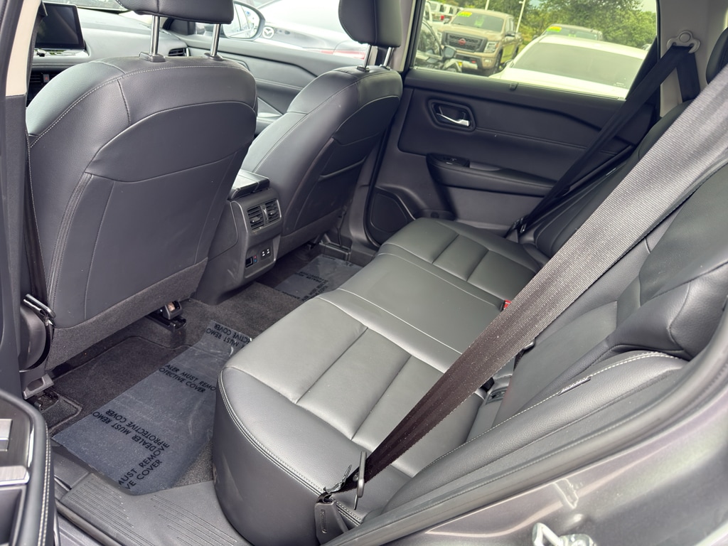 2025 Nissan Rogue SL - Photo 18