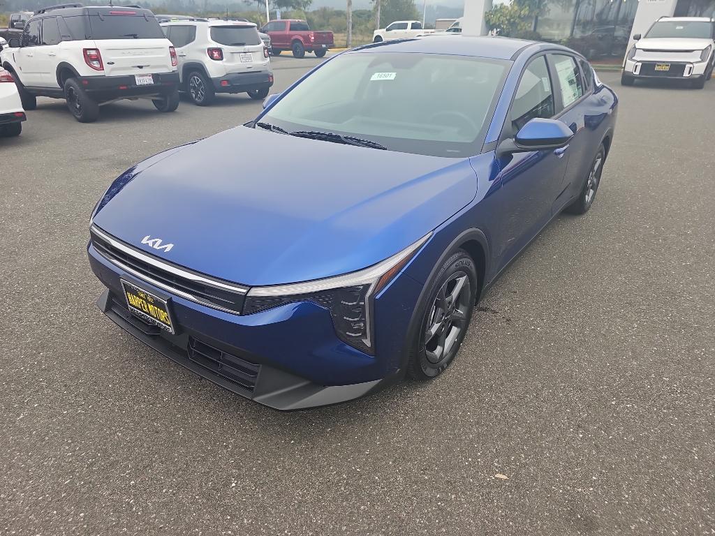 2025 Kia K4 LXS AT's photo