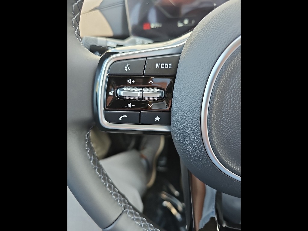 2026 Kia Carnival SX - Photo 15